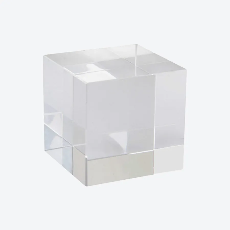 Oslovte nás a objednajte si svoje vlastné sklenené plakety Glorie s jedinečným dizajnom. Oceňte úspechy a nadchnite víťazov štýlovým a originálnym ocenením.