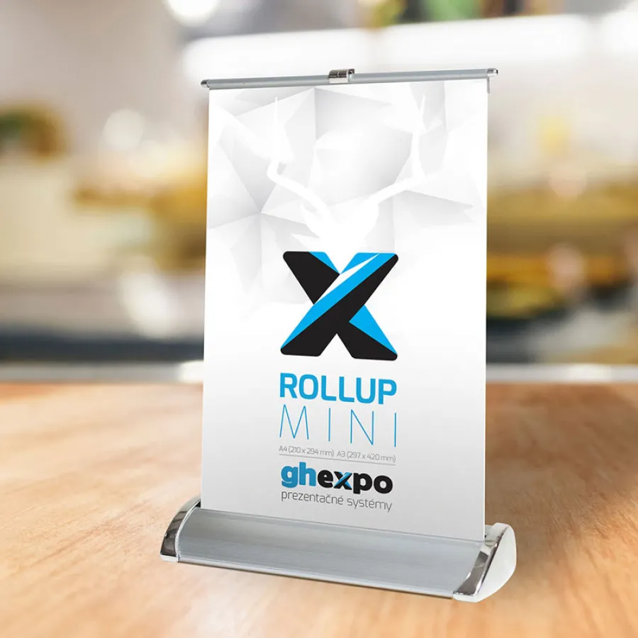 Potrebujete si na event alebo pred prezentačný stánok postaviť rollup, ktorý upúta oči okoloidúcich? Vyberte si z našej ponuky, pomôžeme vám aj s návrhom dizajnu.