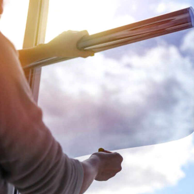 Fólie na okná domu. Ako ich nalepíte svojpomocne.