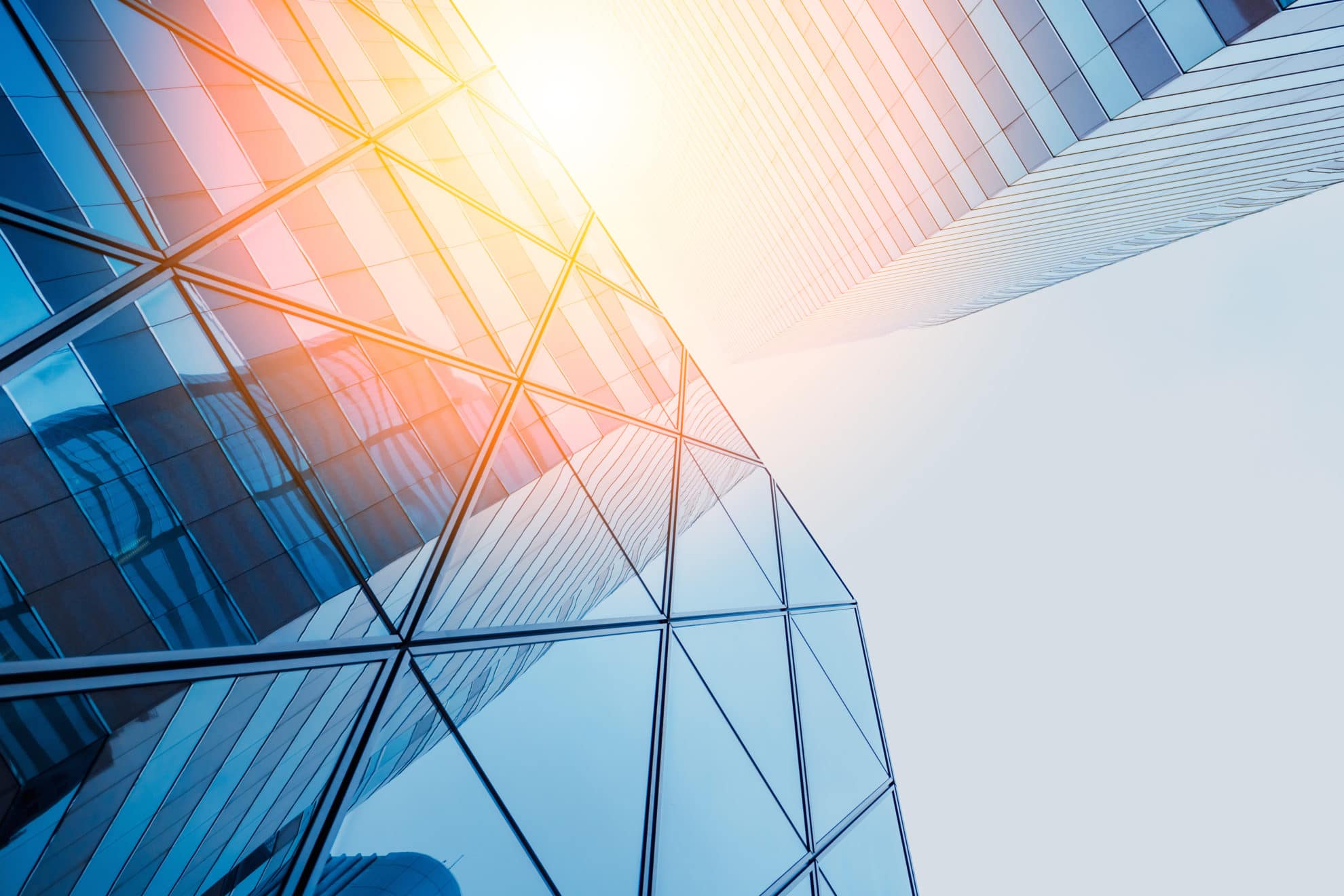 Jar je za rohom - je čas začať myslieť na ochranu pred slnkom.